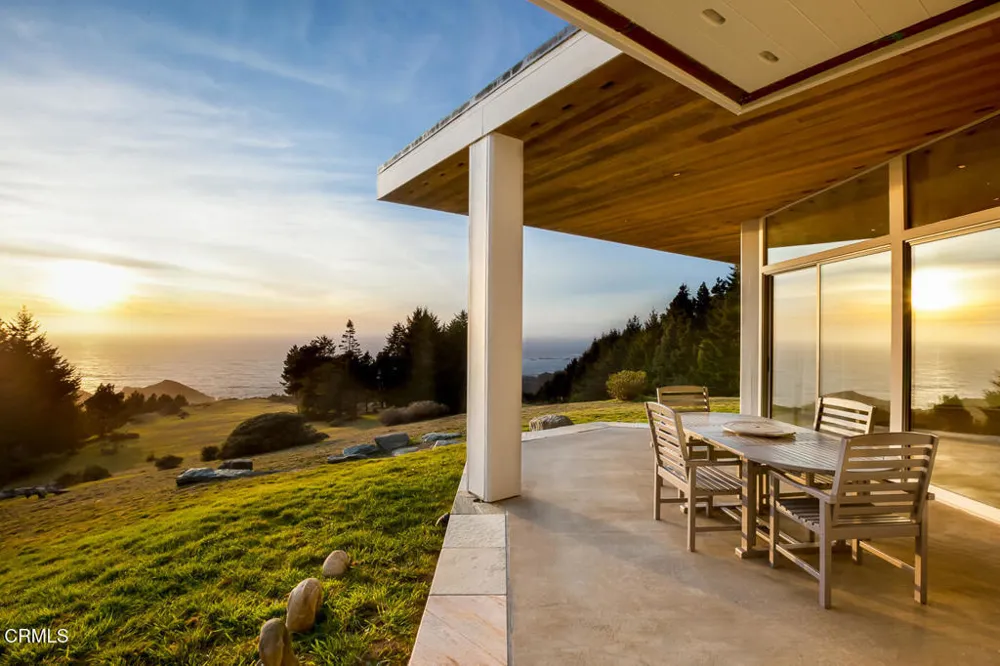 43850 Buckhorn Cove Road E Little River, CA 95456