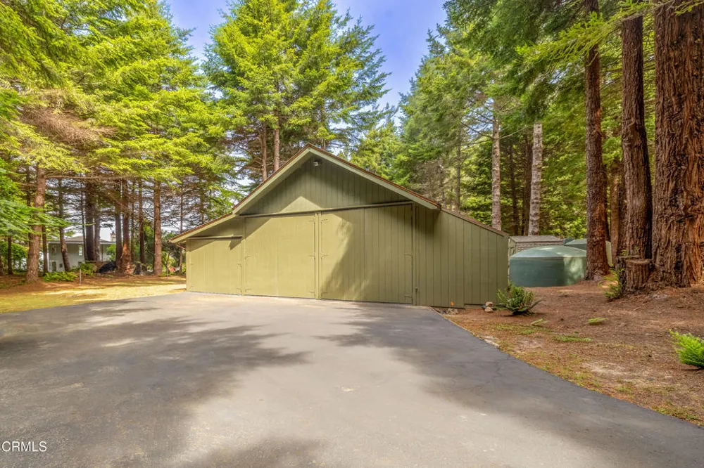43850 Buckhorn Cove Road E Little River, CA 95456