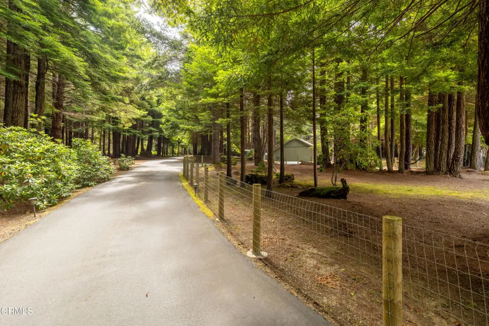 43850 Buckhorn Cove Road E Little River, CA 95456