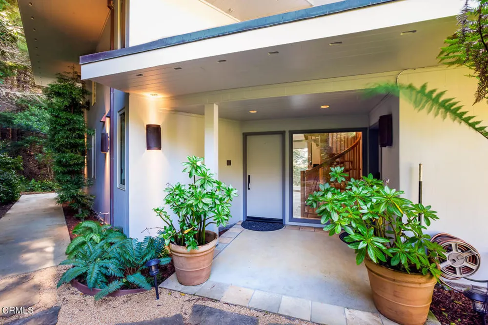 43850 Buckhorn Cove Road E Little River, CA 95456