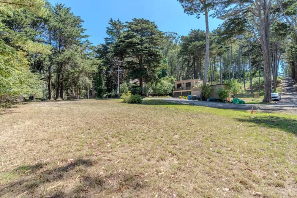 Hermosa Road Montara, CA 94037