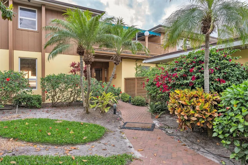 1058 ELDORADO AVENUE Clearwater Beach, FL 33767