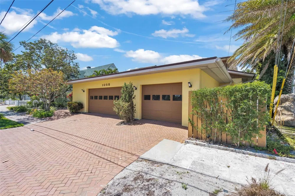 1058 ELDORADO AVENUE Clearwater Beach, FL 33767
