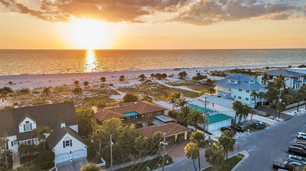 1058 ELDORADO AVENUE Clearwater Beach, FL 33767