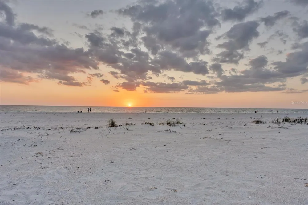 1058 ELDORADO AVENUE Clearwater Beach, FL 33767