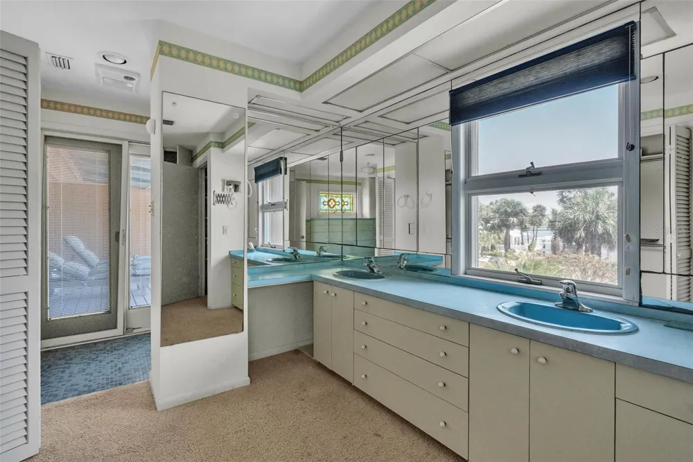 1058 ELDORADO AVENUE Clearwater Beach, FL 33767