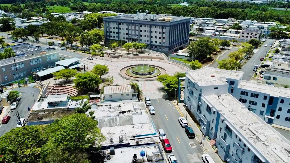 Bo. Pueblo C. PEDRO ARZUAGA Carolina, PR 00985