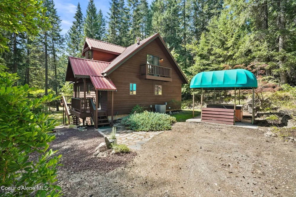 18400 W HOLIDAY WAY Hauser, ID 83854
