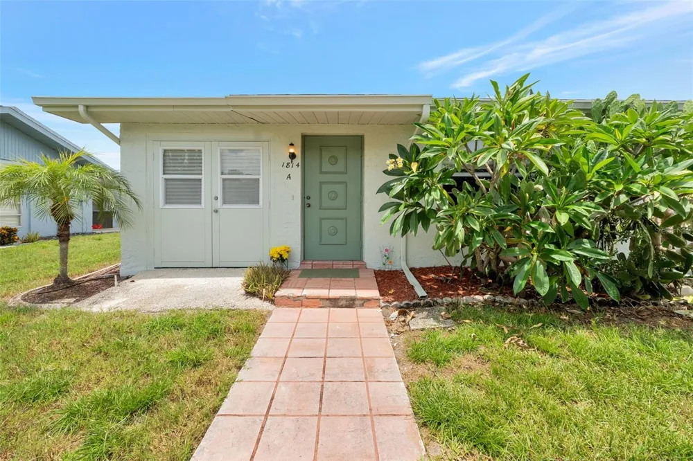 1814 FOXHUNT DRIVE #A Sun City Center, FL 33573