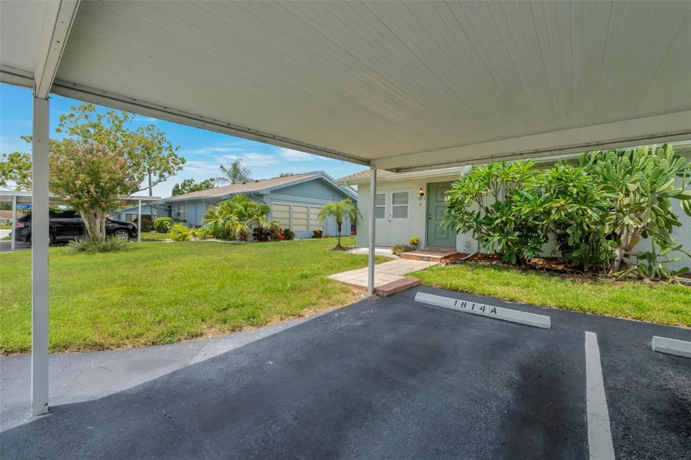 1814 FOXHUNT DRIVE #A Sun City Center, FL 33573