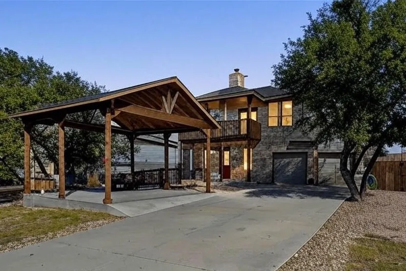 19004 Mariners Point
