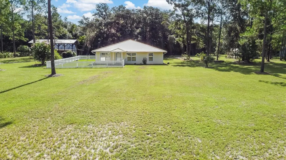 17925 SE 49TH PLACE Hawthorne, FL 32640