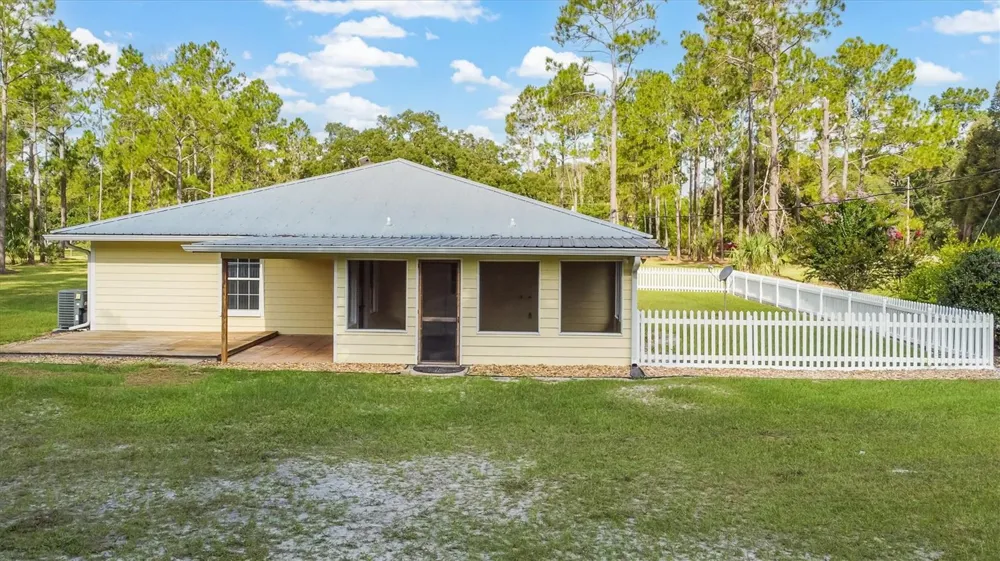 17925 SE 49TH PLACE Hawthorne, FL 32640