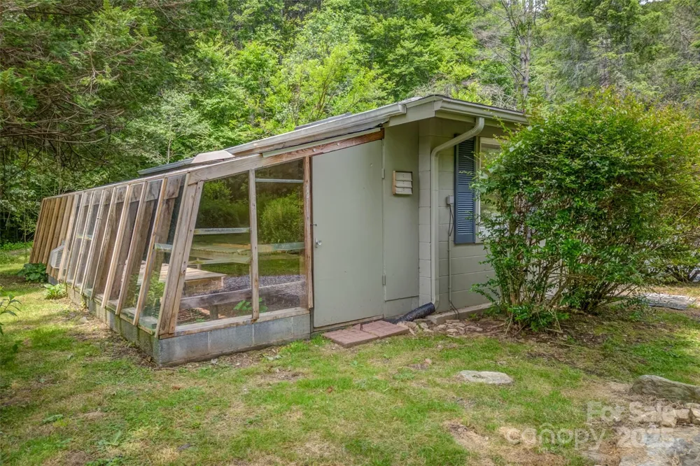 8749 Nc 63 Highway Leicester, NC 28748