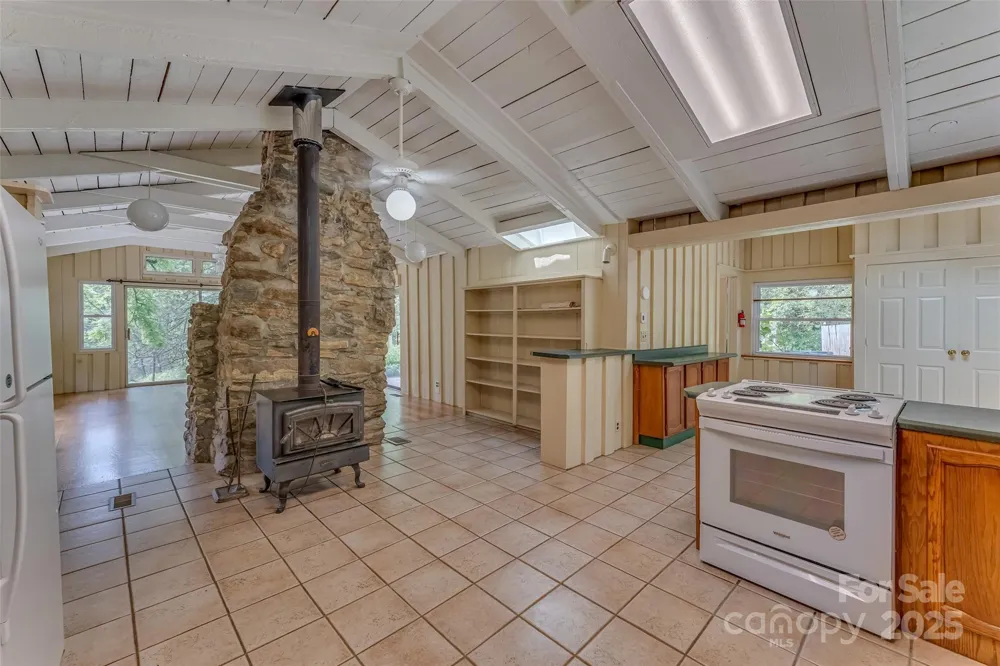 8749 Nc 63 Highway Leicester, NC 28748