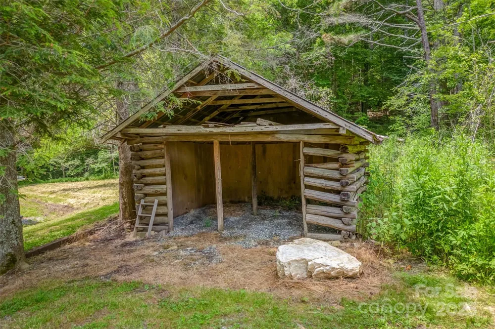 8749 Nc 63 Highway Leicester, NC 28748