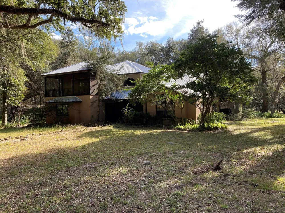 2436 CR 416N Lake Panasoffkee, FL 33538
