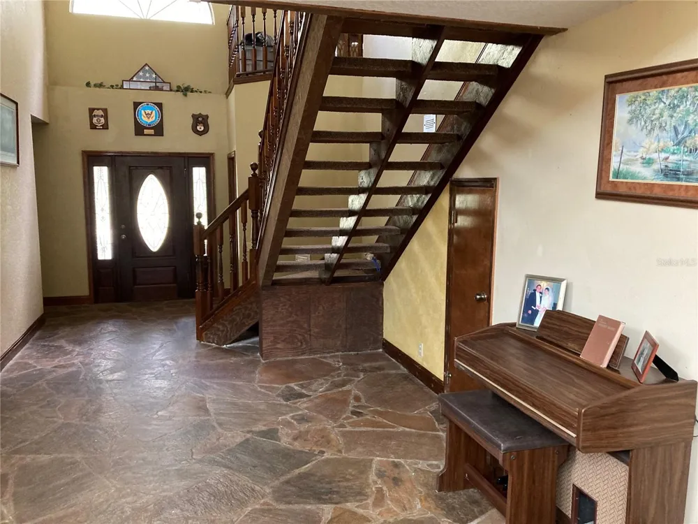2436 CR 416N Lake Panasoffkee, FL 33538