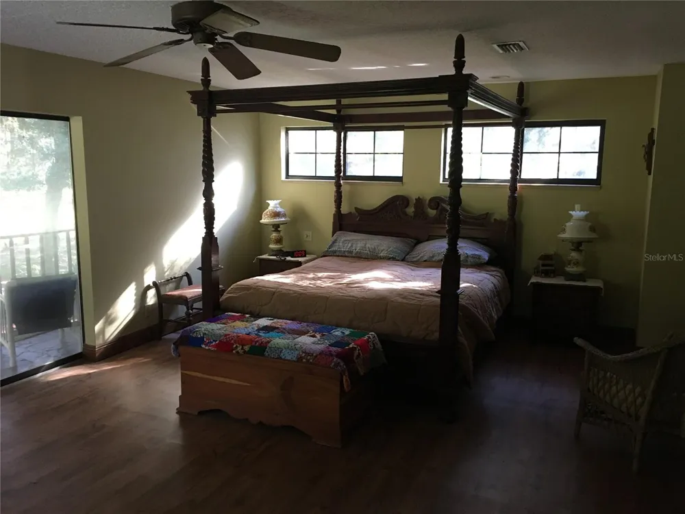 2436 CR 416N Lake Panasoffkee, FL 33538