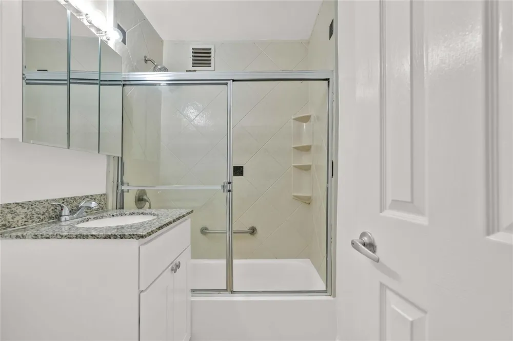 1065 Vermont Street #4F Brooklyn, NY 11207