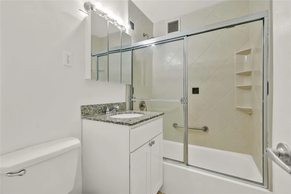 1065 Vermont Street #4F Brooklyn, NY 11207