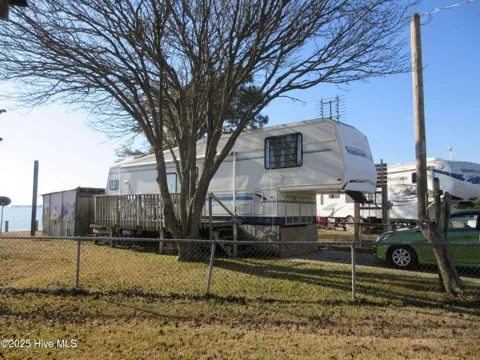 157 Dolphin Court