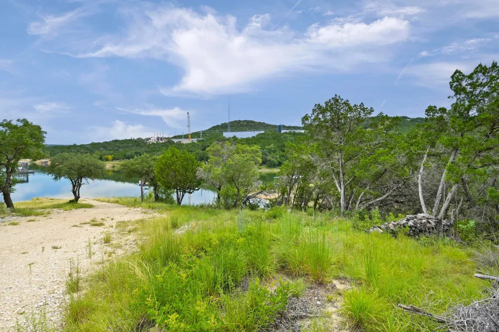 9006 Lime Creek Road Volente, TX 78641