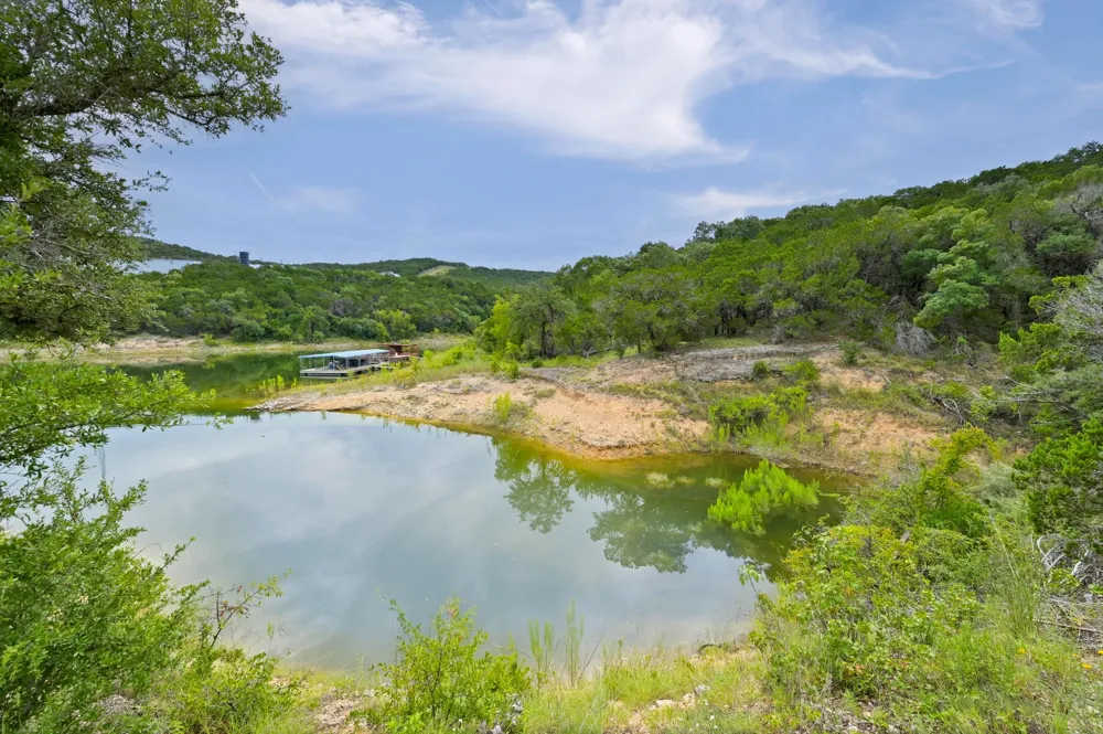 9006 Lime Creek Road Volente, TX 78641