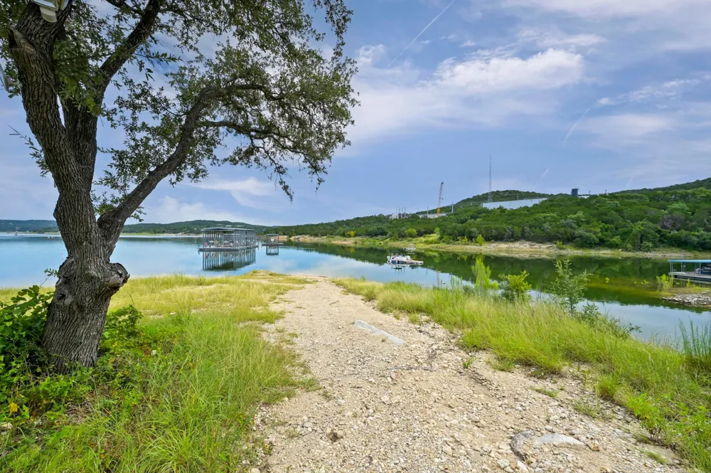 9006 Lime Creek Road Volente, TX 78641