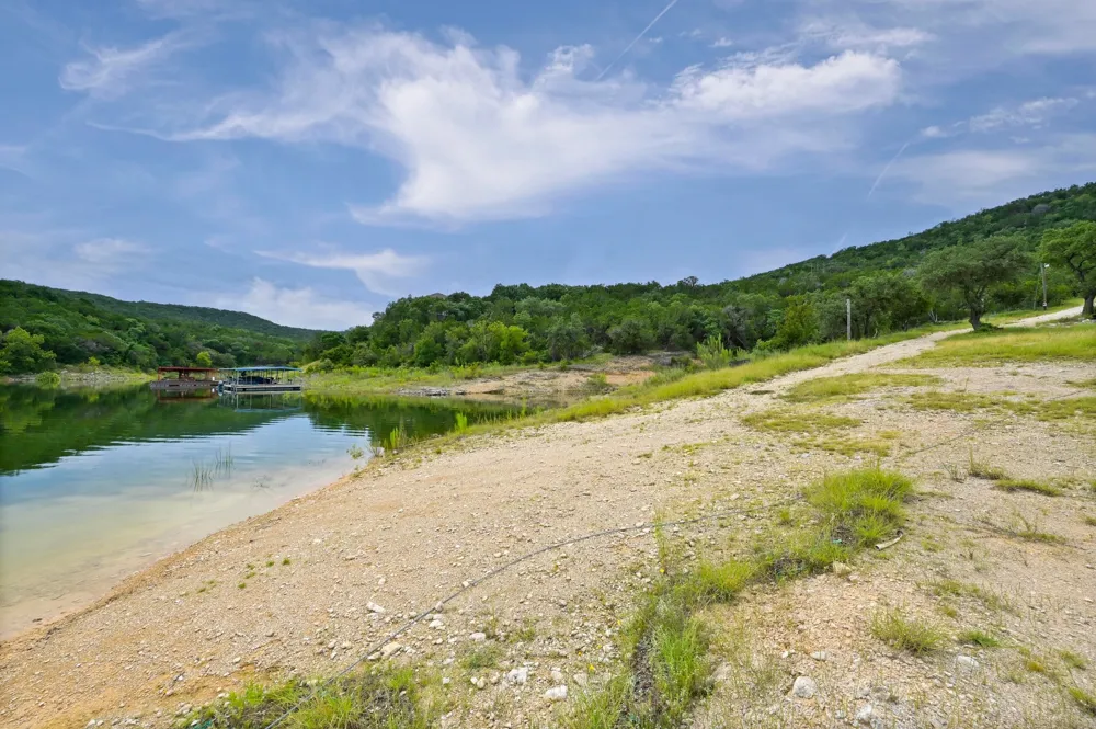 9006 Lime Creek Road Volente, TX 78641