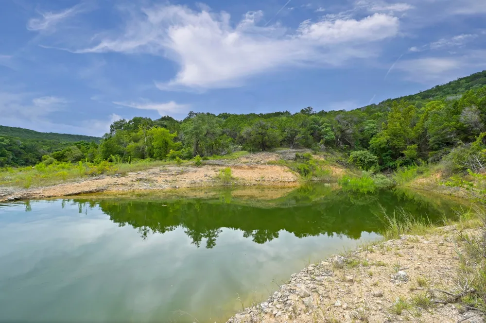 9006 Lime Creek Road Volente, TX 78641