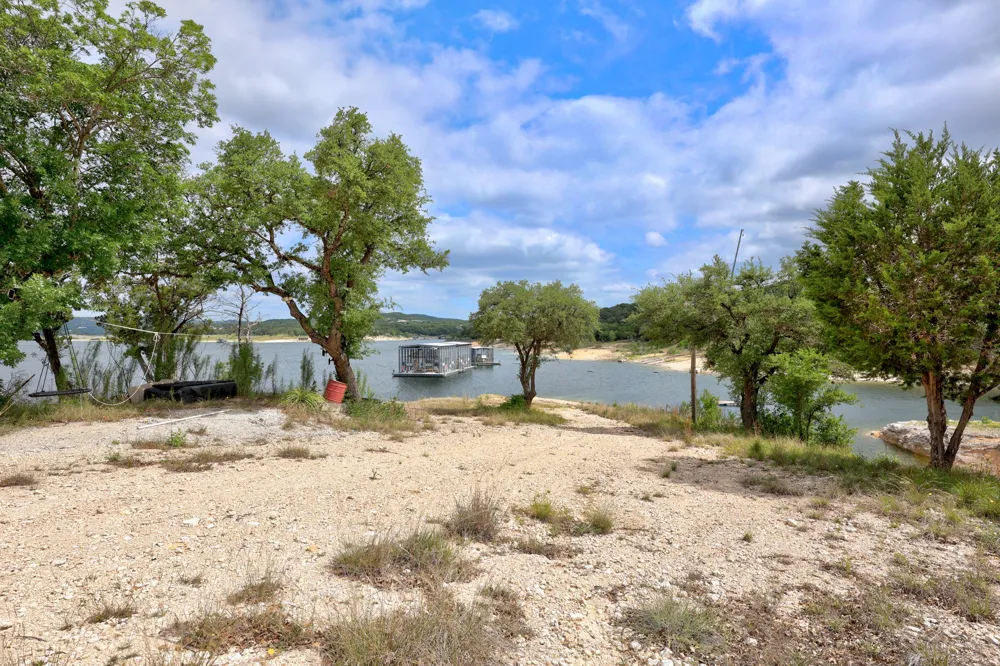 9006 Lime Creek Road Volente, TX 78641