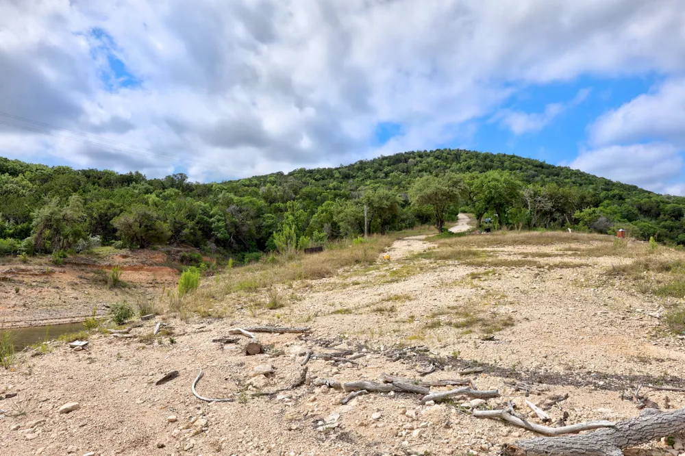 9006 Lime Creek Road Volente, TX 78641