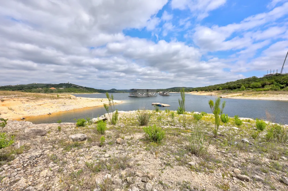 9006 Lime Creek Road Volente, TX 78641