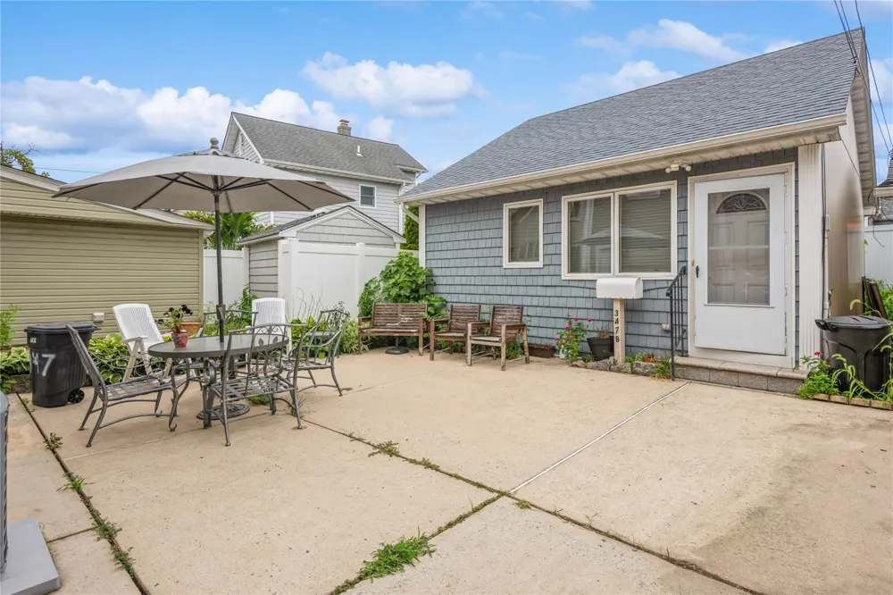347 Bayville Avenue Bayville, NY 11709