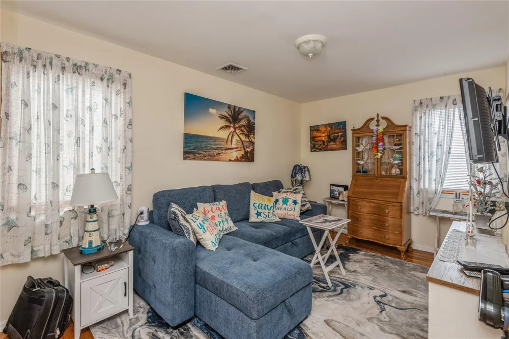 347 Bayville Avenue Bayville, NY 11709