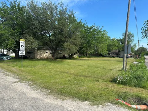 100 S Oak Lane