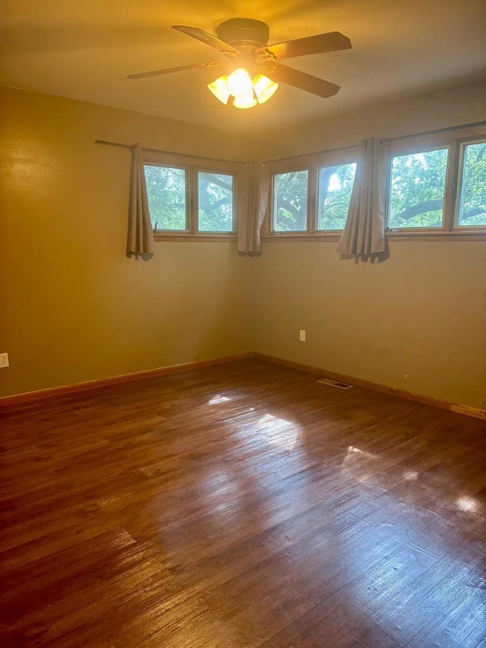300 Lincoln Street Redwood Falls, MN 56283