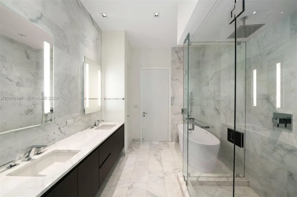 1451 Brickell Ave #5302 Miami, FL 33131