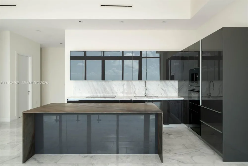 1451 Brickell Ave #5302 Miami, FL 33131