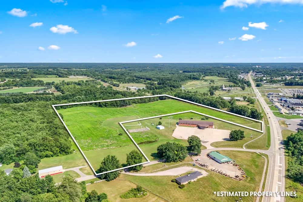 W Carleton Road Jonesville, MI 49250