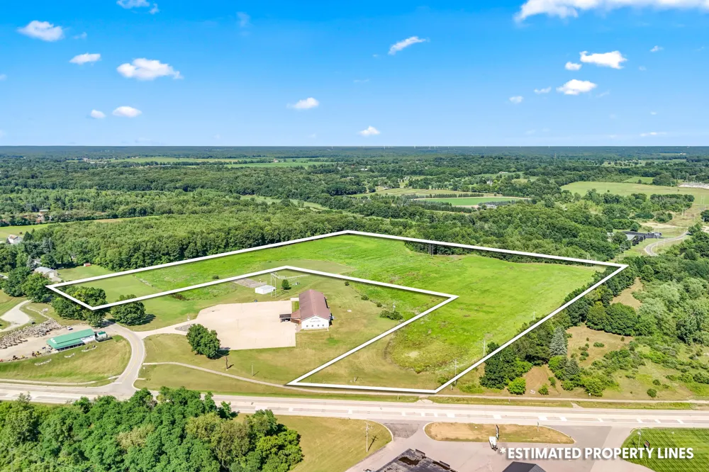 W Carleton Road Jonesville, MI 49250