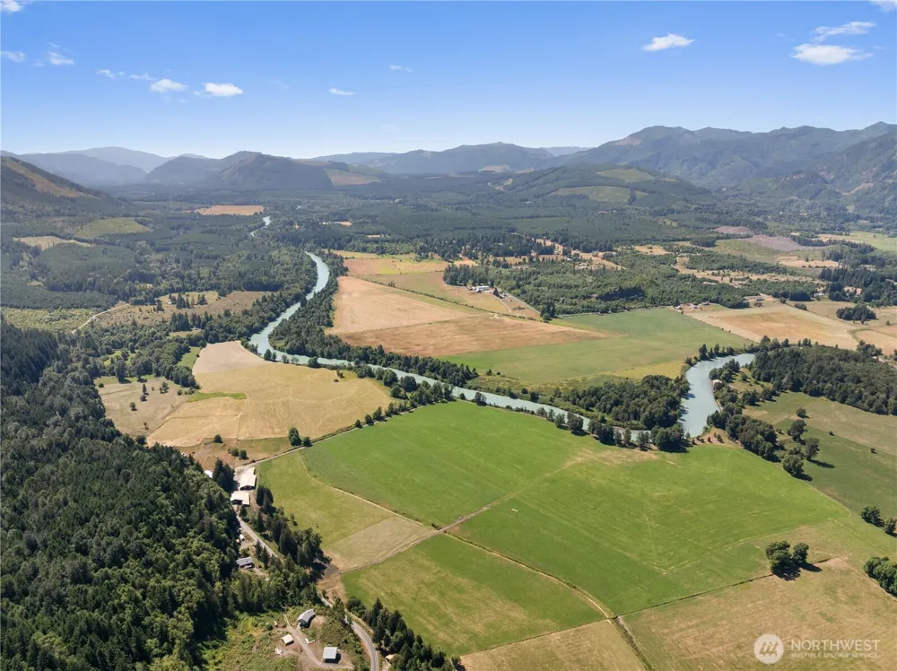 2 Skinner Road Randle, WA 98377