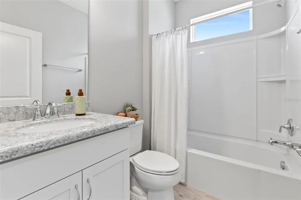 586 LOST SHAKER WAY Daytona Beach, FL 32124