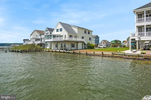 BAYSIDE DRIVE
