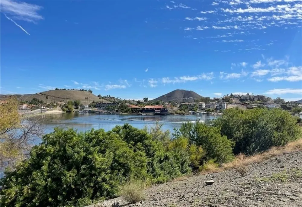 22672 Pin Tail Drive Canyon Lake, CA 92587