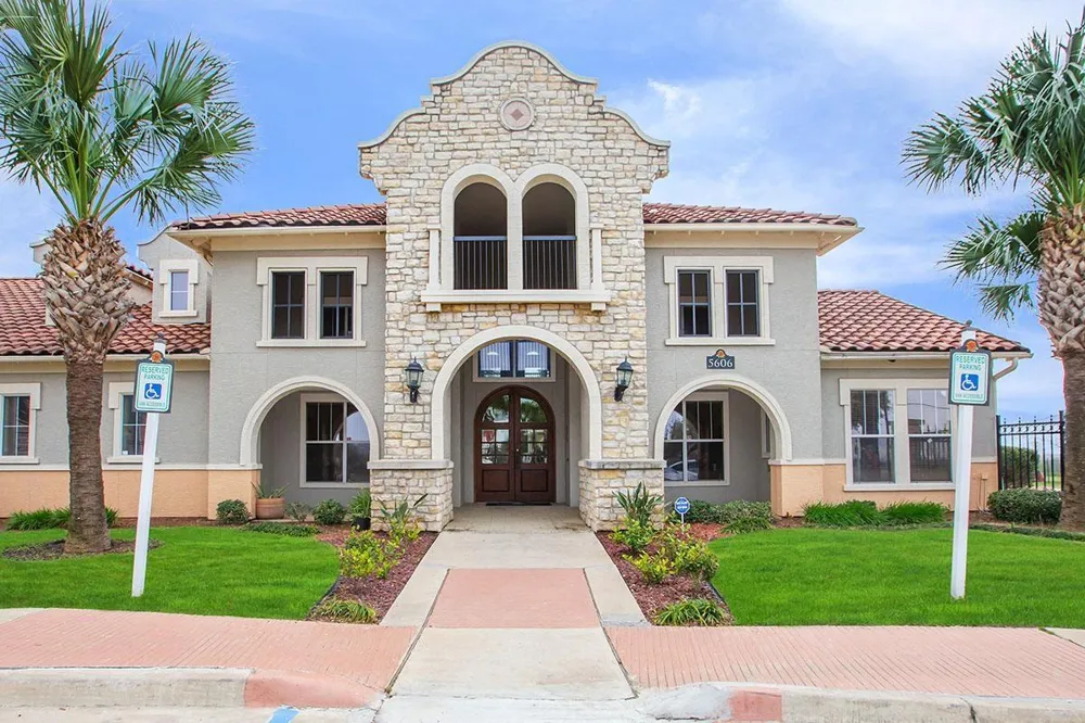 5606 Saint David Lane #160 Laredo, TX 78046