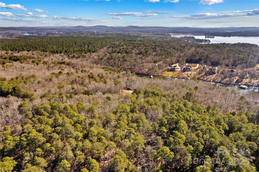 642 Whisper Lake Drive New London, NC 28127