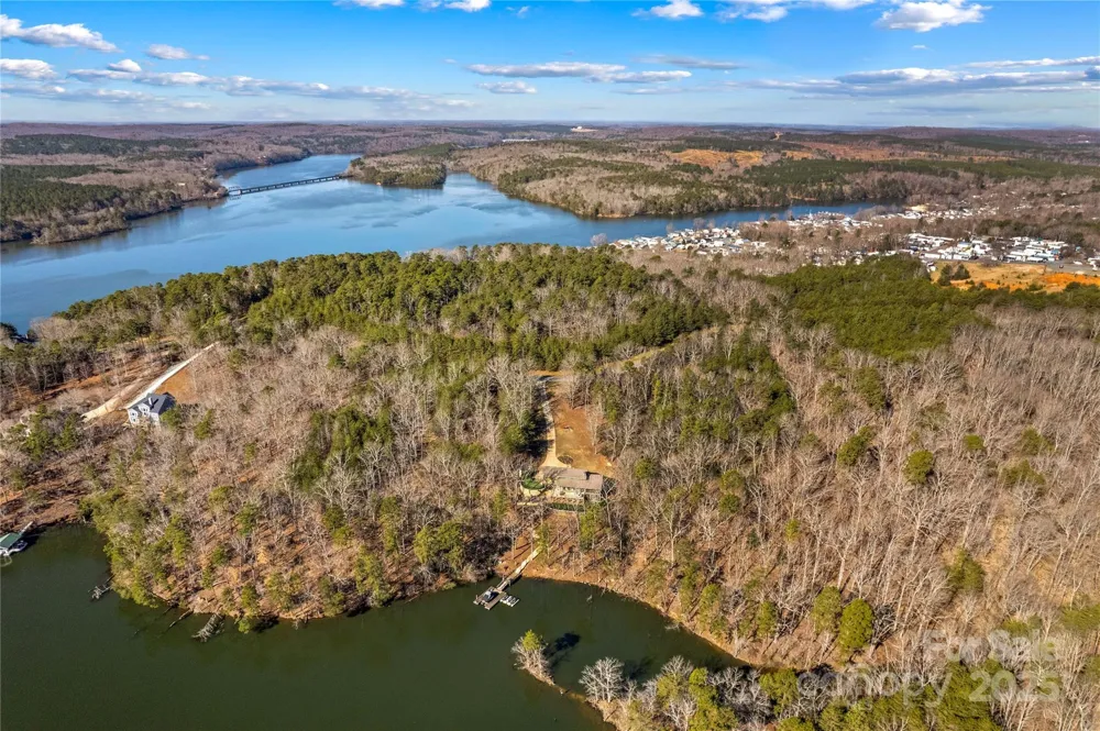 642 Whisper Lake Drive New London, NC 28127