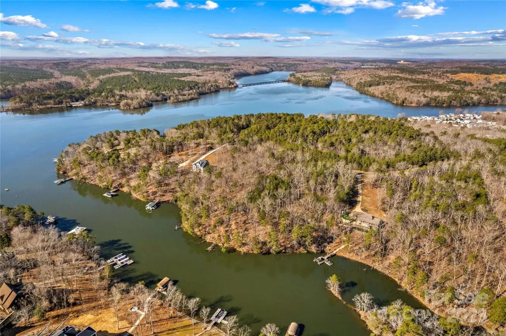 642 Whisper Lake Drive New London, NC 28127